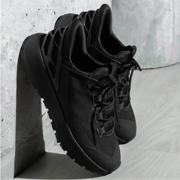 Kizik Shoes - Kizik Wasatch Sneakers | Blackout